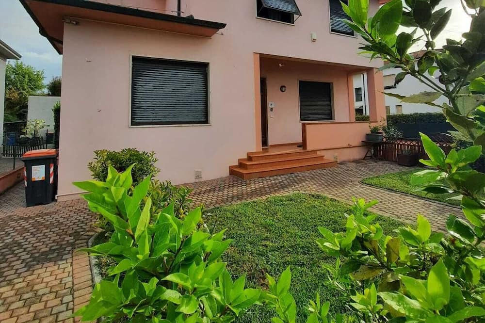 Photo of Outdoor in Cascina