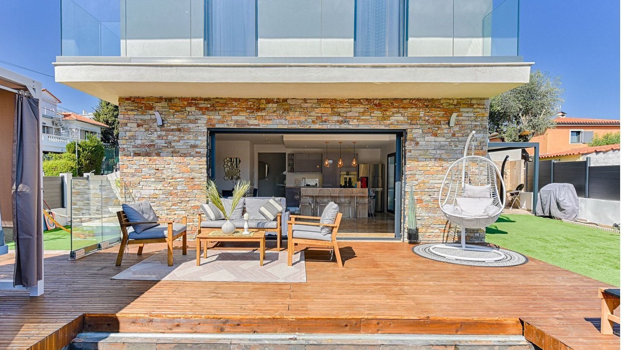 Photo of Patio Balcony in La Californie