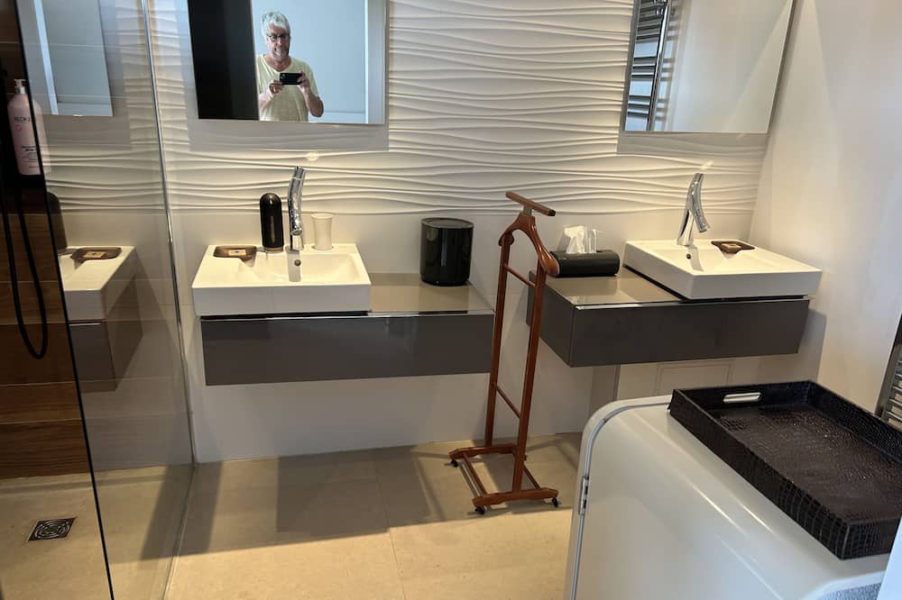 Photo of Bathroom in Saint Antoine