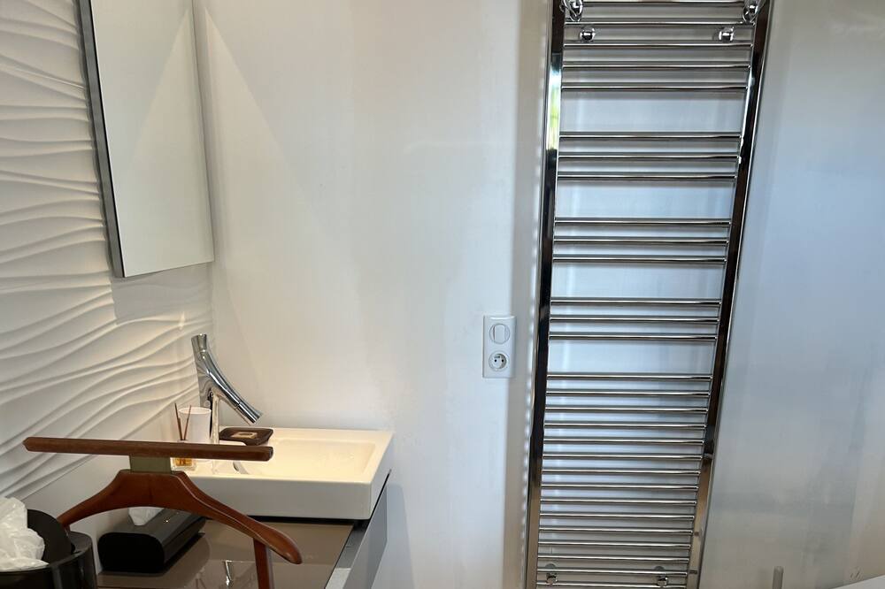 Photo of Bathroom in Saint Antoine