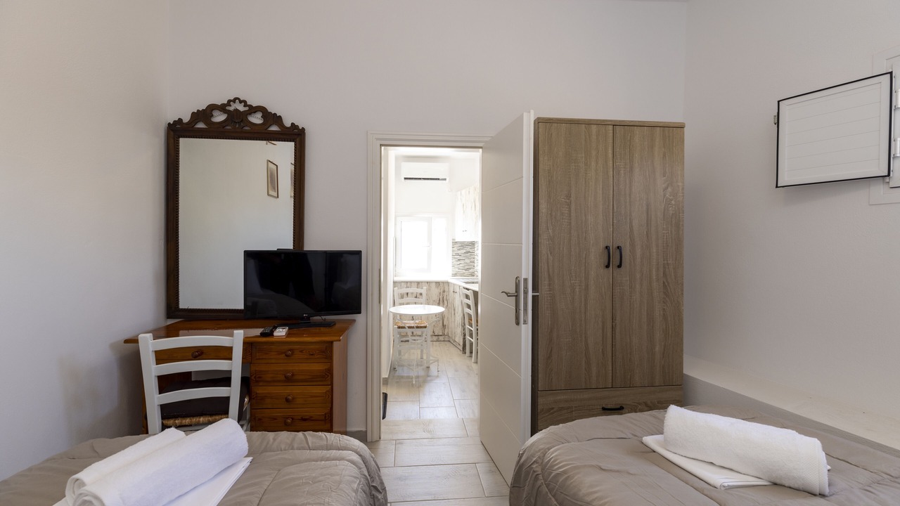Photo of Bedroom in Exo Gialos