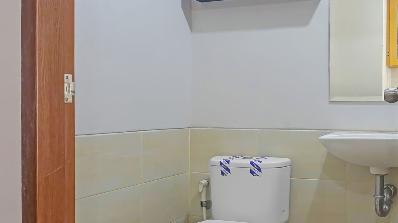 Photo of Bathroom in Bekasi Timur