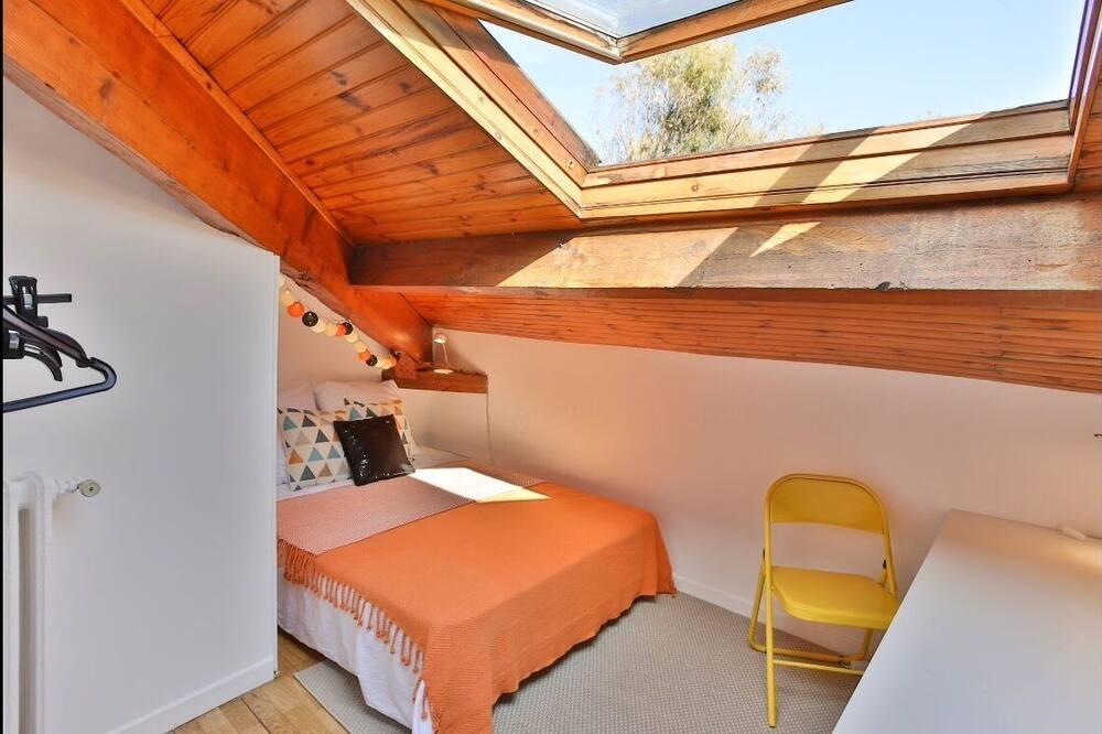 Photo of Bedroom in Gairaut