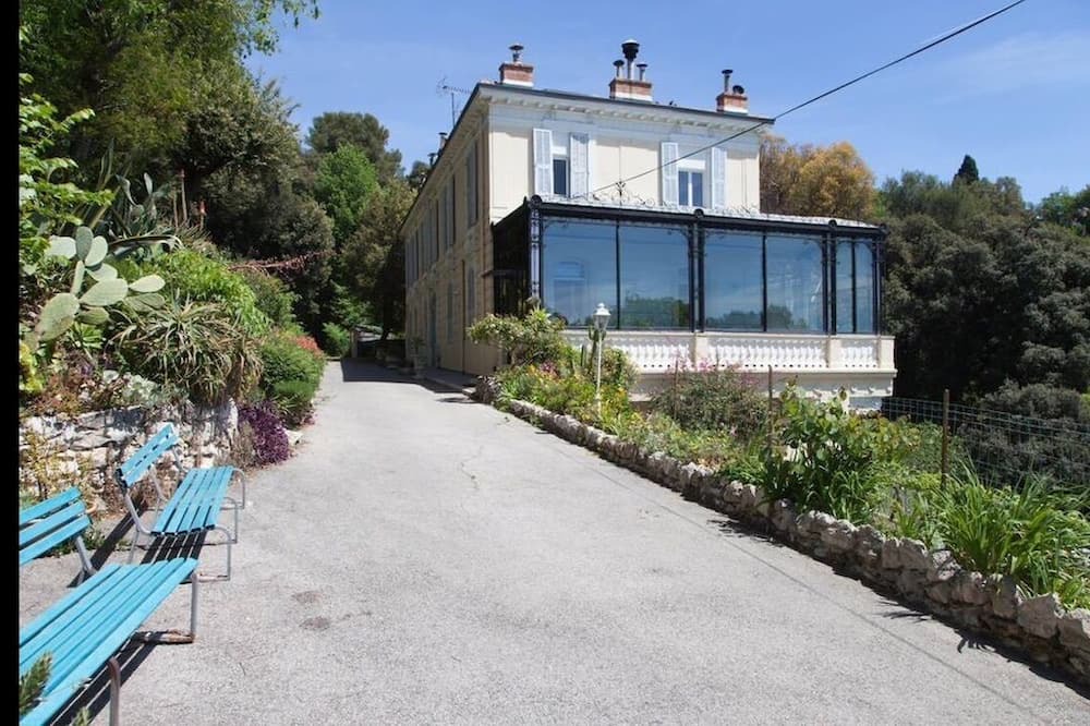 Photo of Outdoor in Gairaut