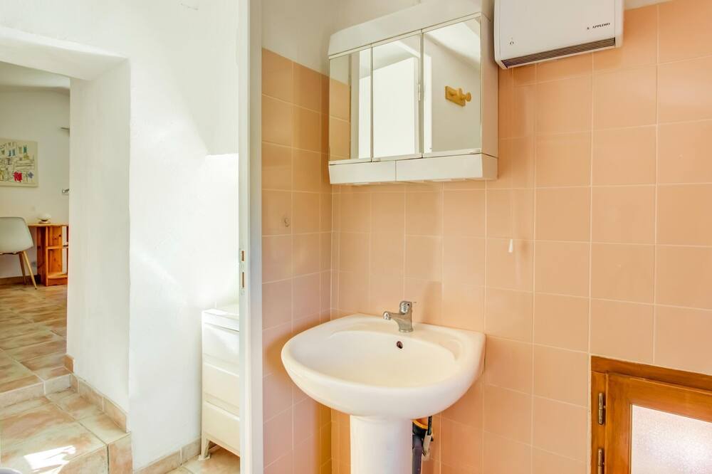 Photo of Bathroom in Berre-des-Alpes