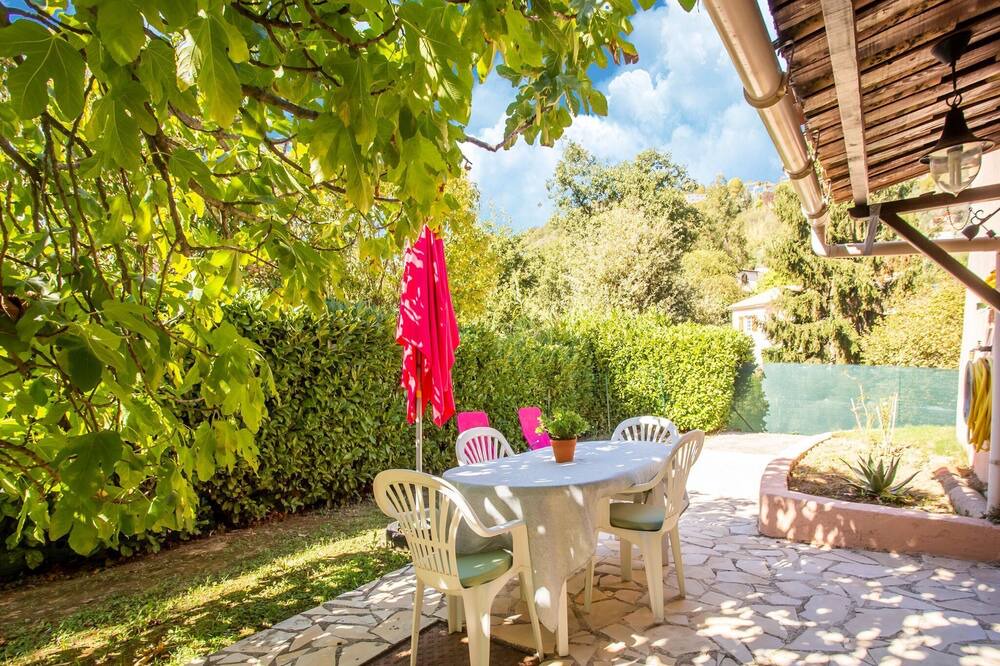 Photo of Patio Balcony in Berre-des-Alpes
