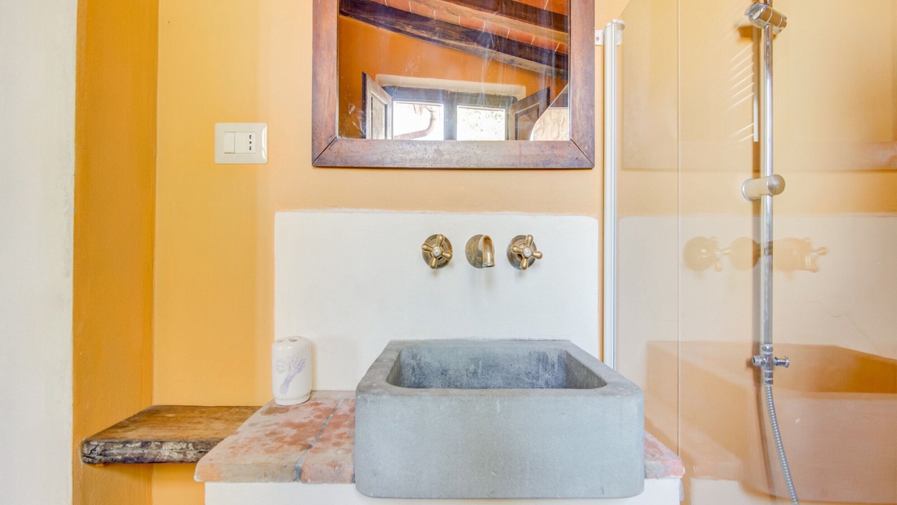 Photo of Bathroom in Cortona