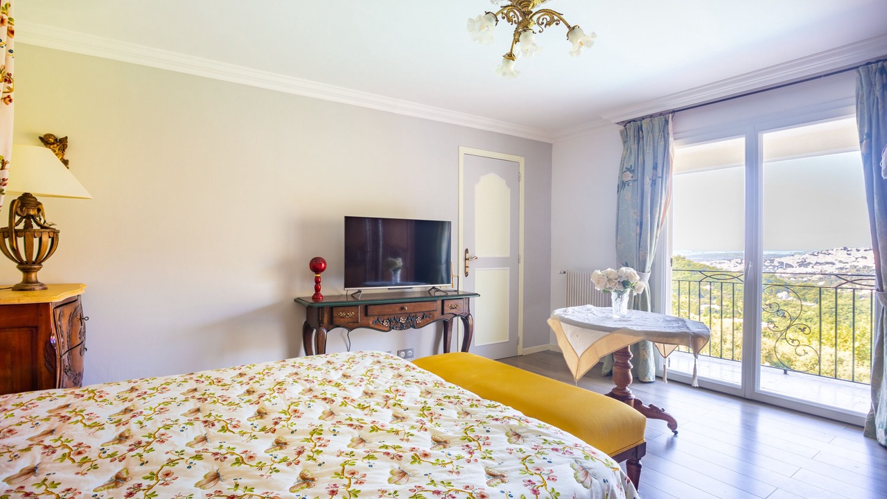 Photo of Bedroom in Chateauneuf-Grasse