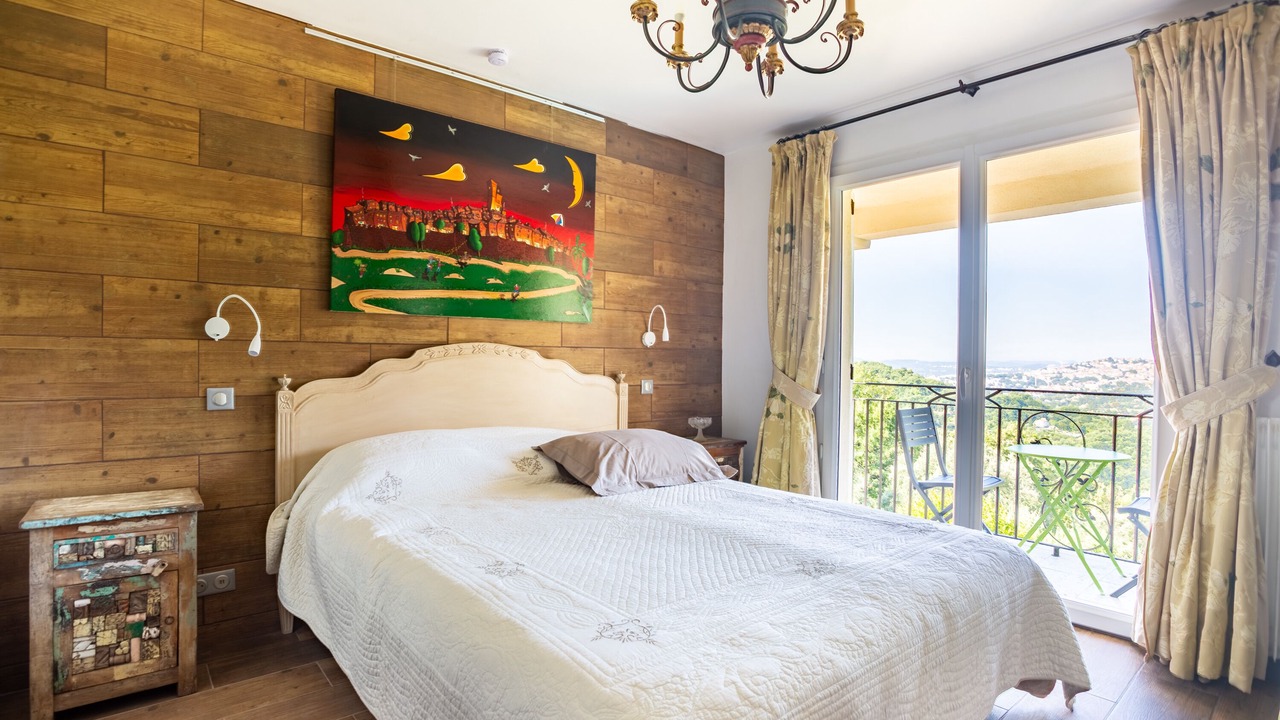 Photo of Bedroom in Chateauneuf-Grasse