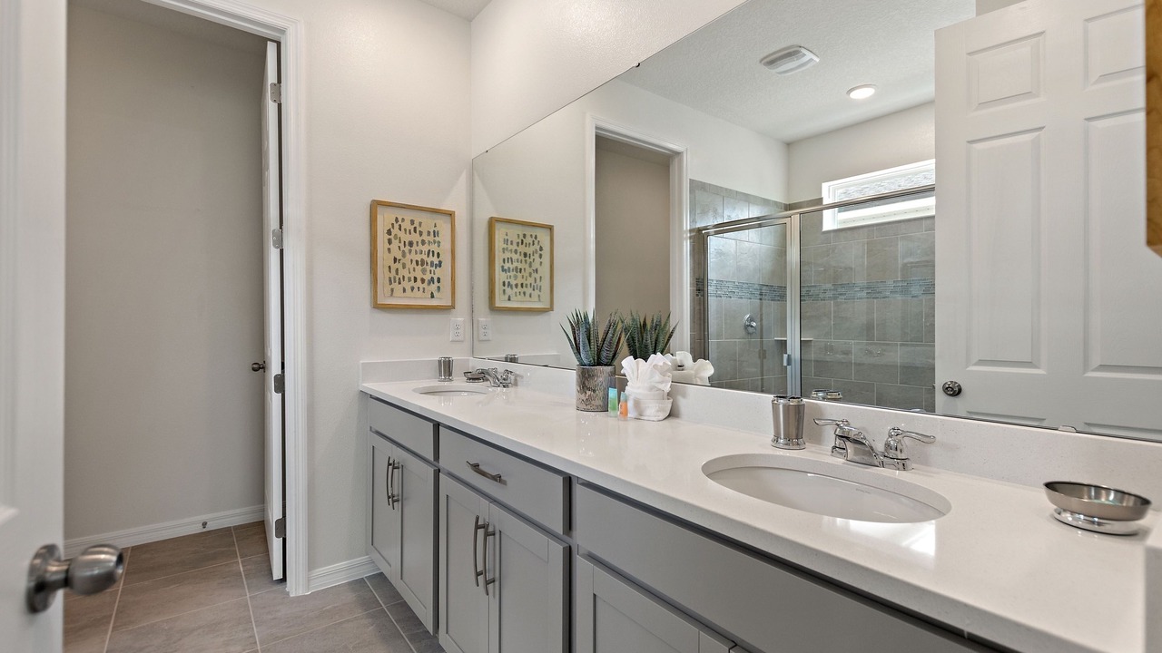 Photo of Bathroom in Bay Lake