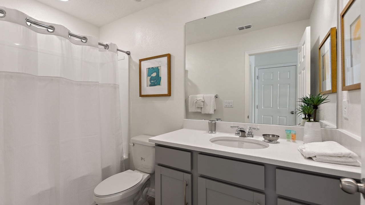 Photo of Bathroom in Bay Lake