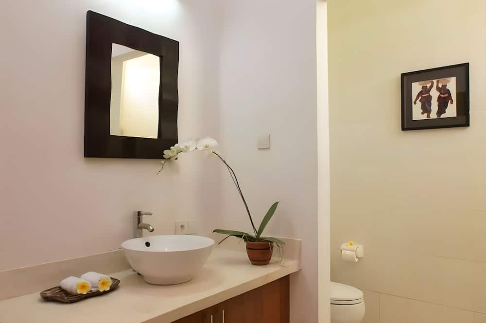Photo of Bathroom in Sunset Road