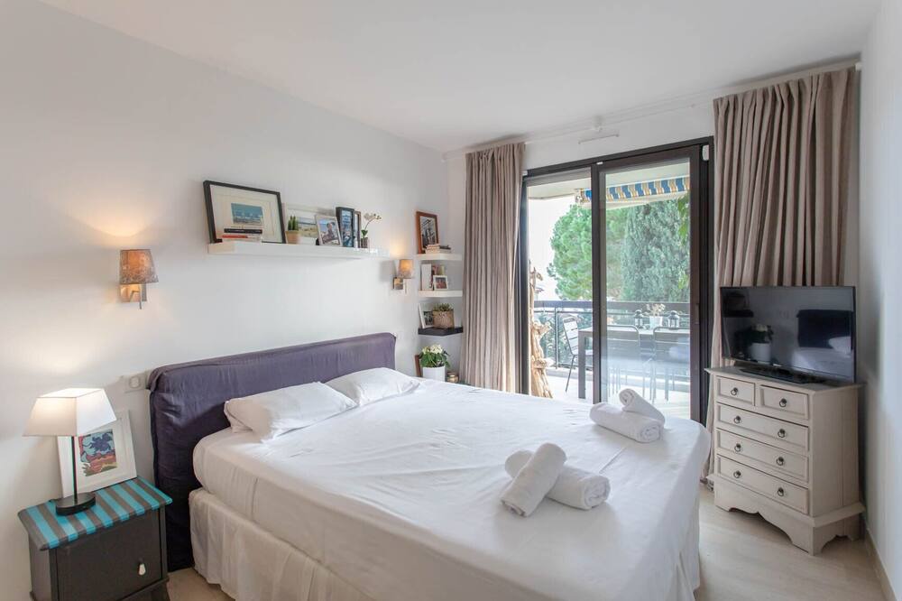 Photo of Bedroom in Caucade