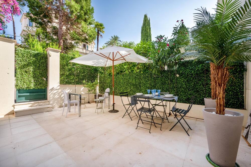 Photo of Outdoor in California - Pezou
