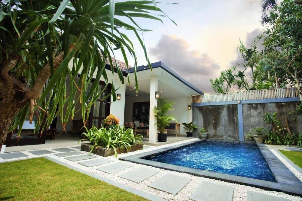 Photo of Outdoor in Sunset Road