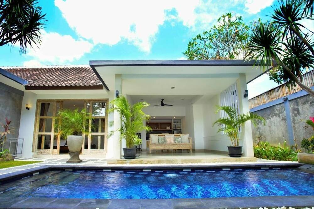 Photo of Outdoor in Sunset Road