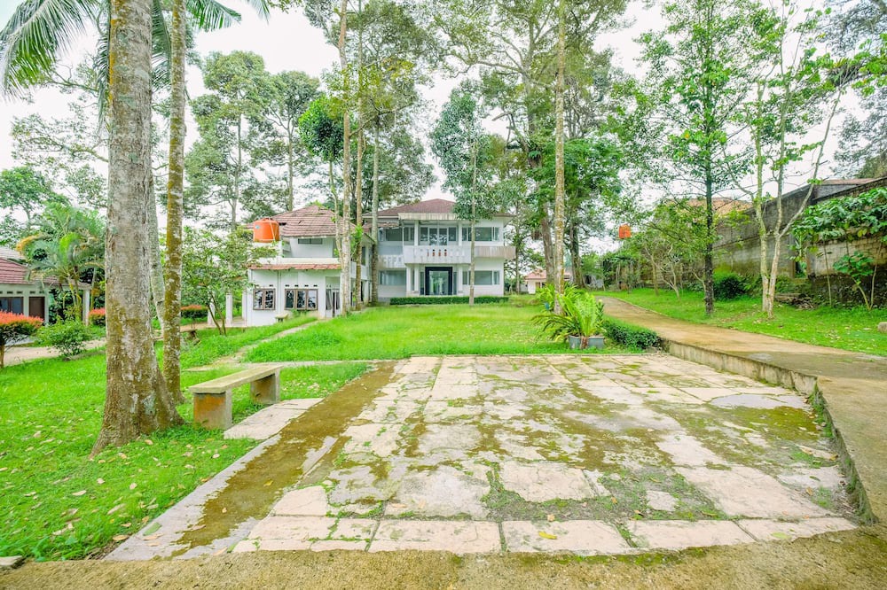 Photo of Outdoor in Caringin