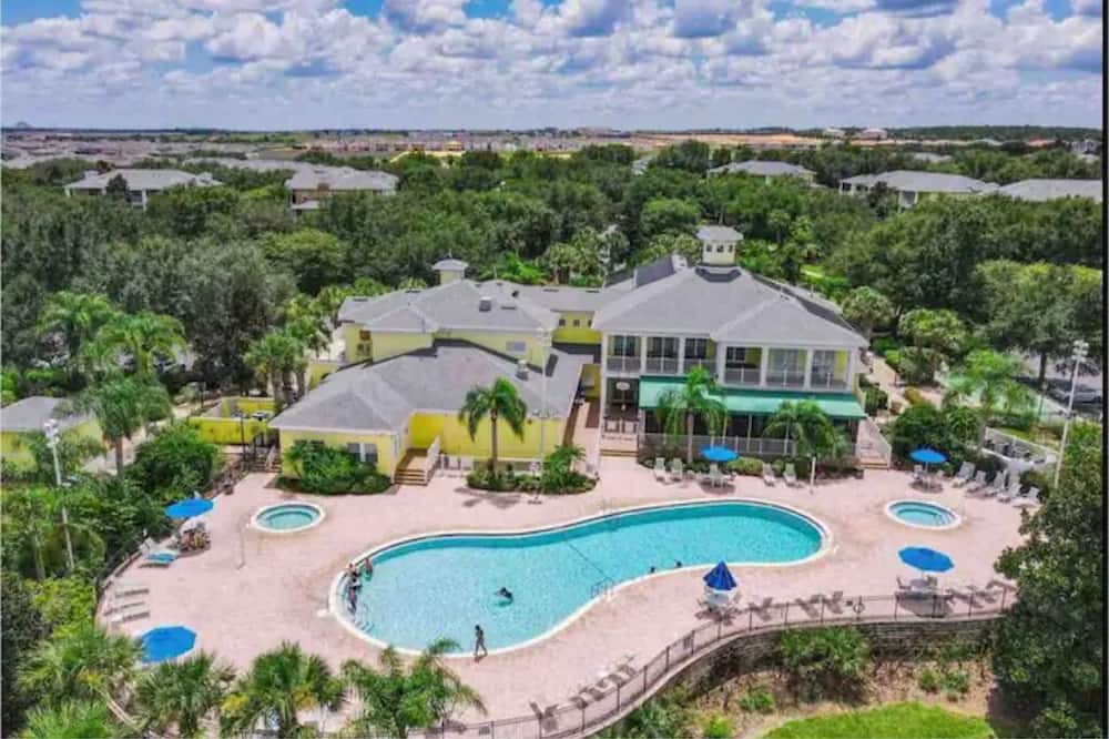 Photo of Outdoor in Hillcrest Estates