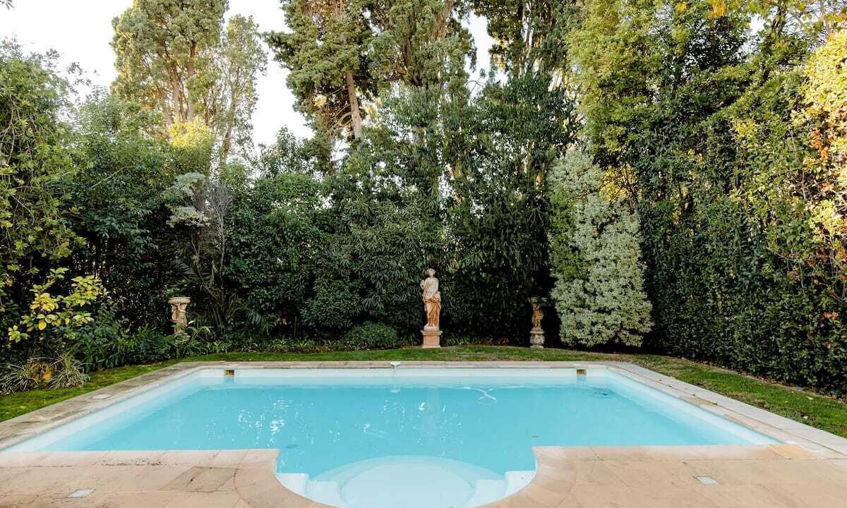 Photo of Outdoor in California - Pezou