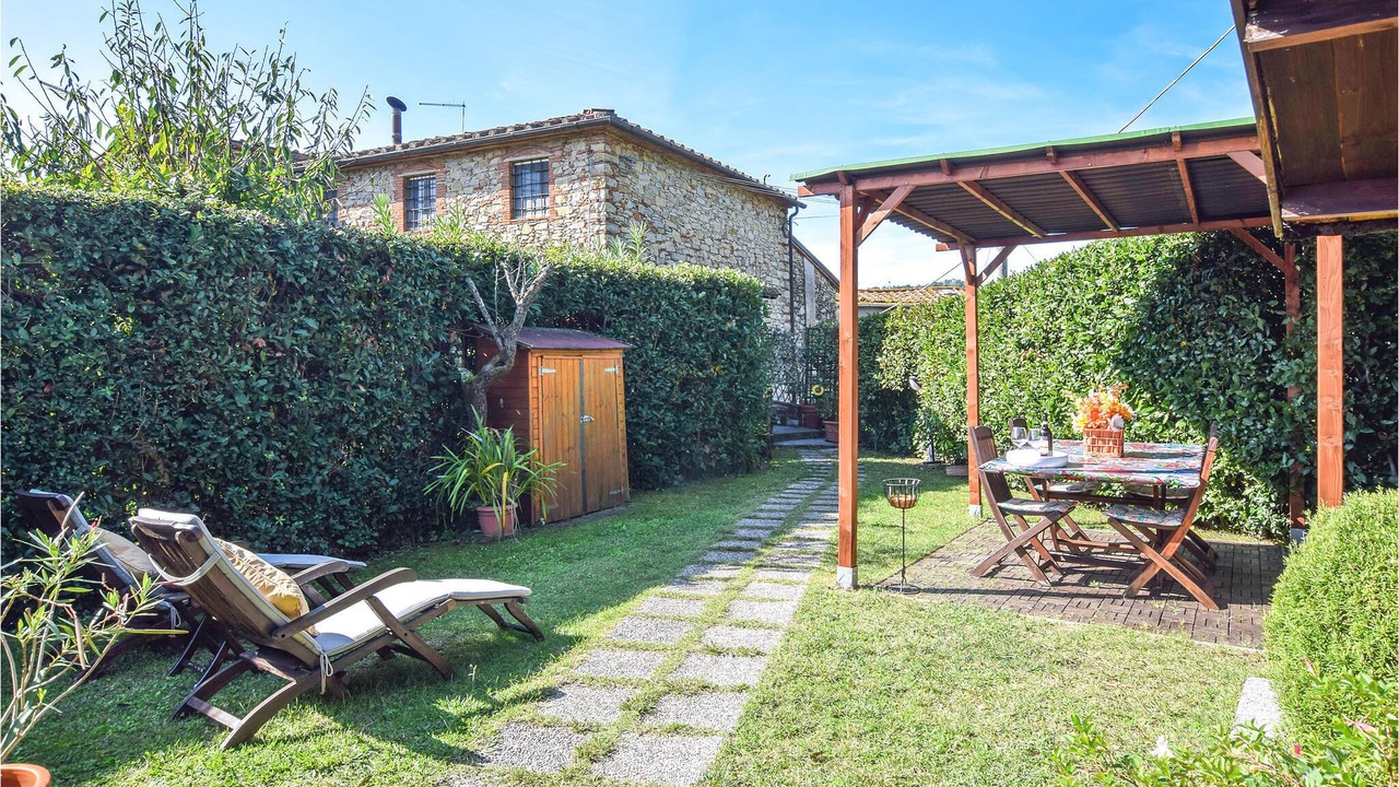 Photo of Patio Balcony in Corsanico-Bargecchia