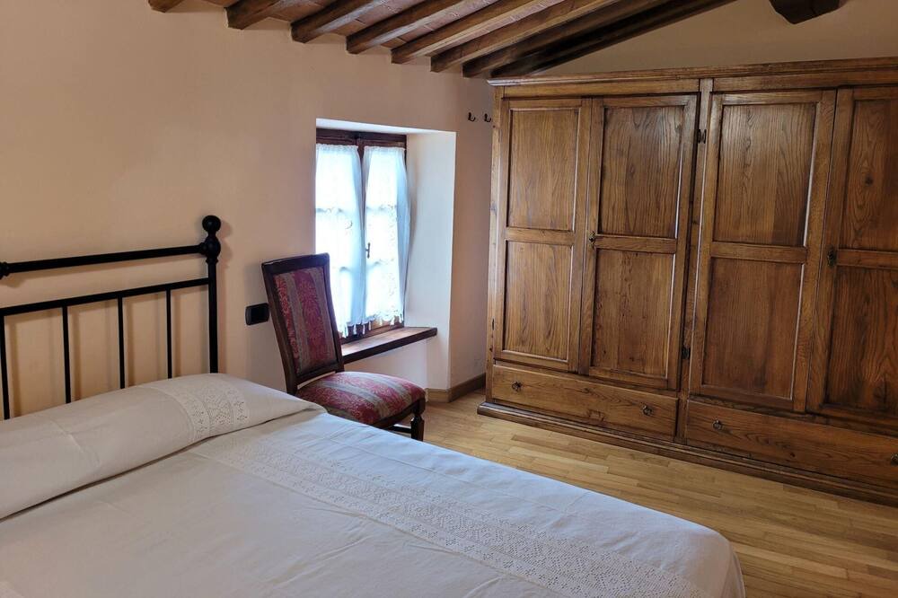 Photo of Bedroom in Castello di Tocchi