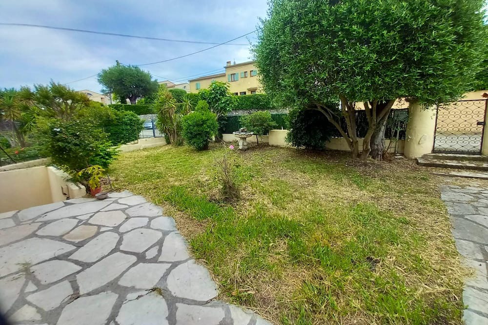 Photo of Outdoor in Bastide Giraud