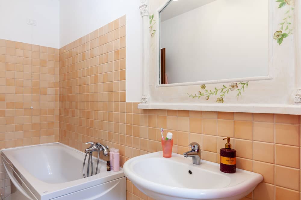 Photo of Bathroom in Aulla