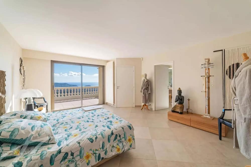 Photo of Bedroom in Gairaut