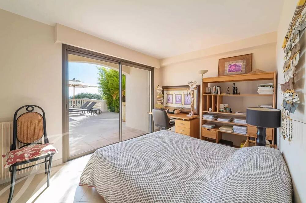 Photo of Bedroom in Gairaut