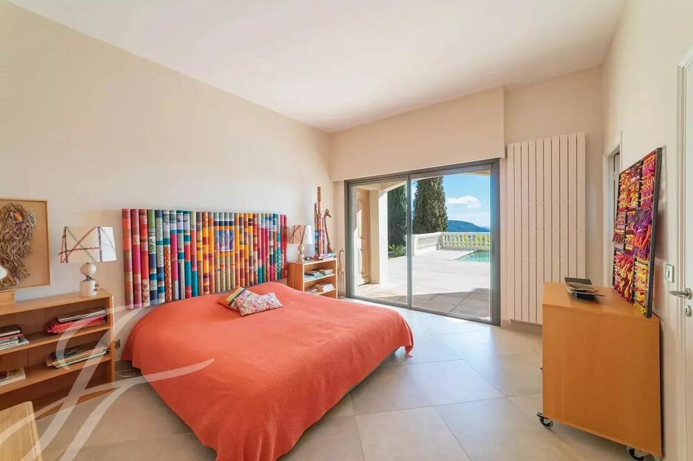Photo of Bedroom in Gairaut