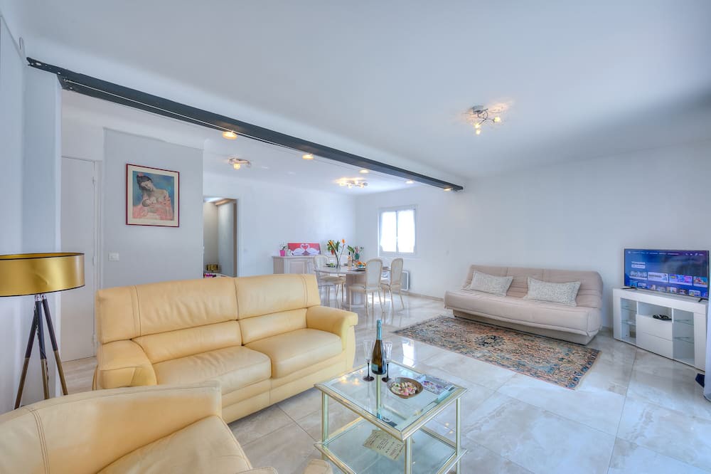 Photo of Livingroom in Tourrette-Levens