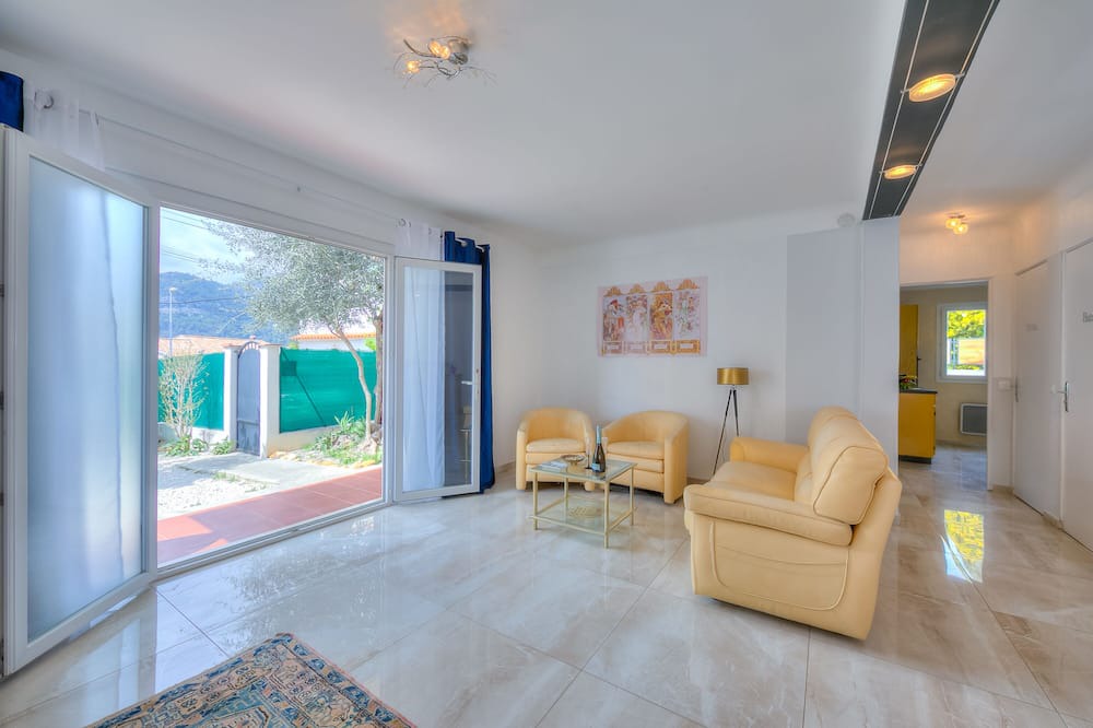 Photo of Livingroom in Tourrette-Levens