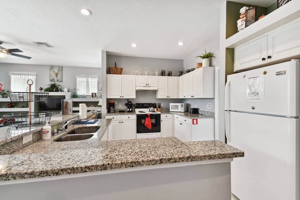 Photo of Kitchen in Sunset Lakes