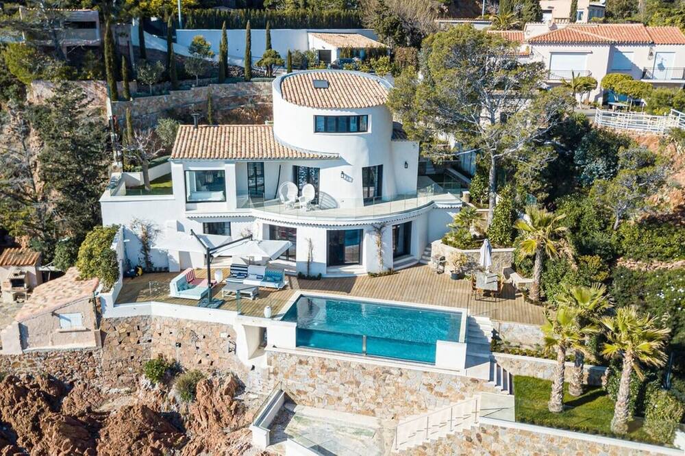 Photo of Outdoor in Antheor