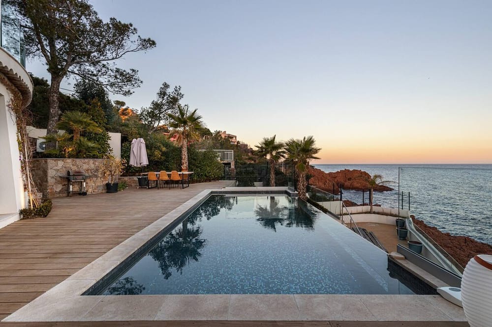 Photo of Outdoor in Antheor