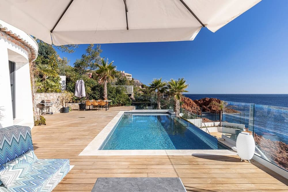 Photo of Outdoor in Antheor