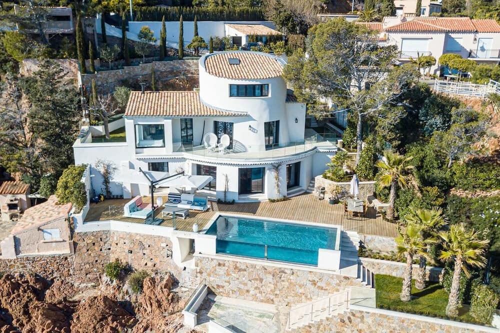 Photo of Outdoor in Antheor
