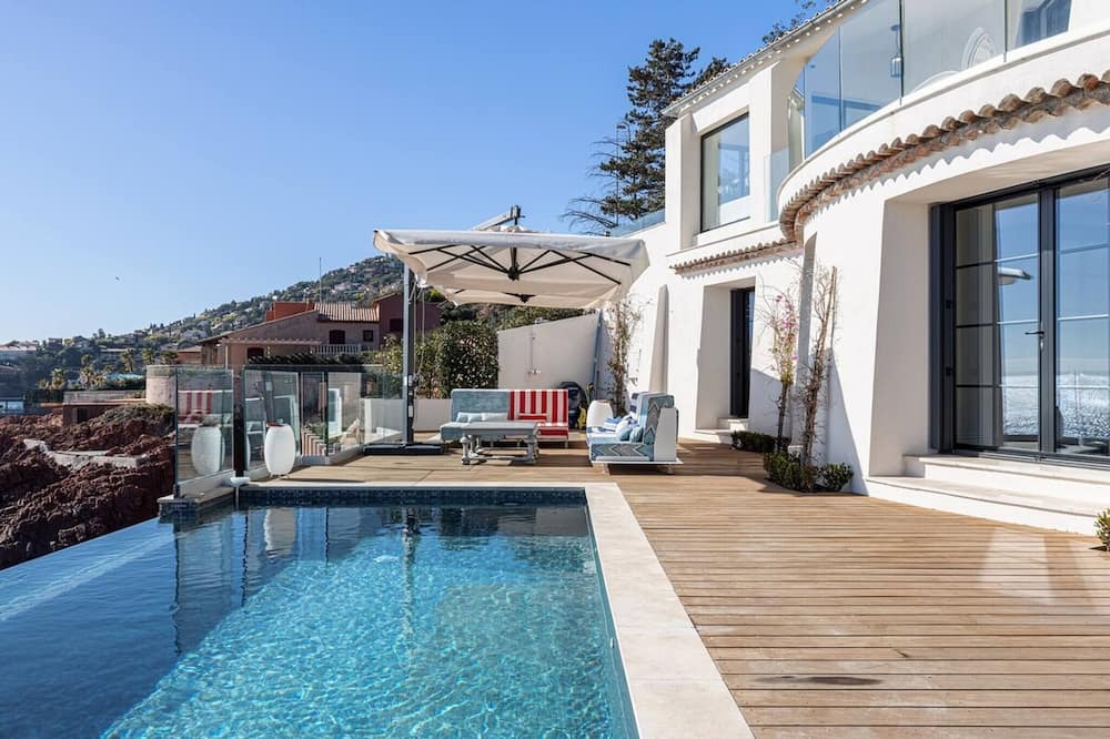 Photo of Outdoor in Antheor