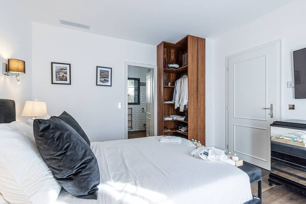 Photo of Bedroom in Antheor