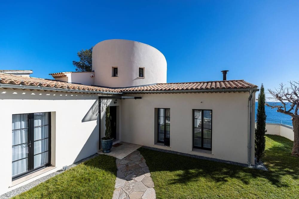Photo of Outdoor in Antheor