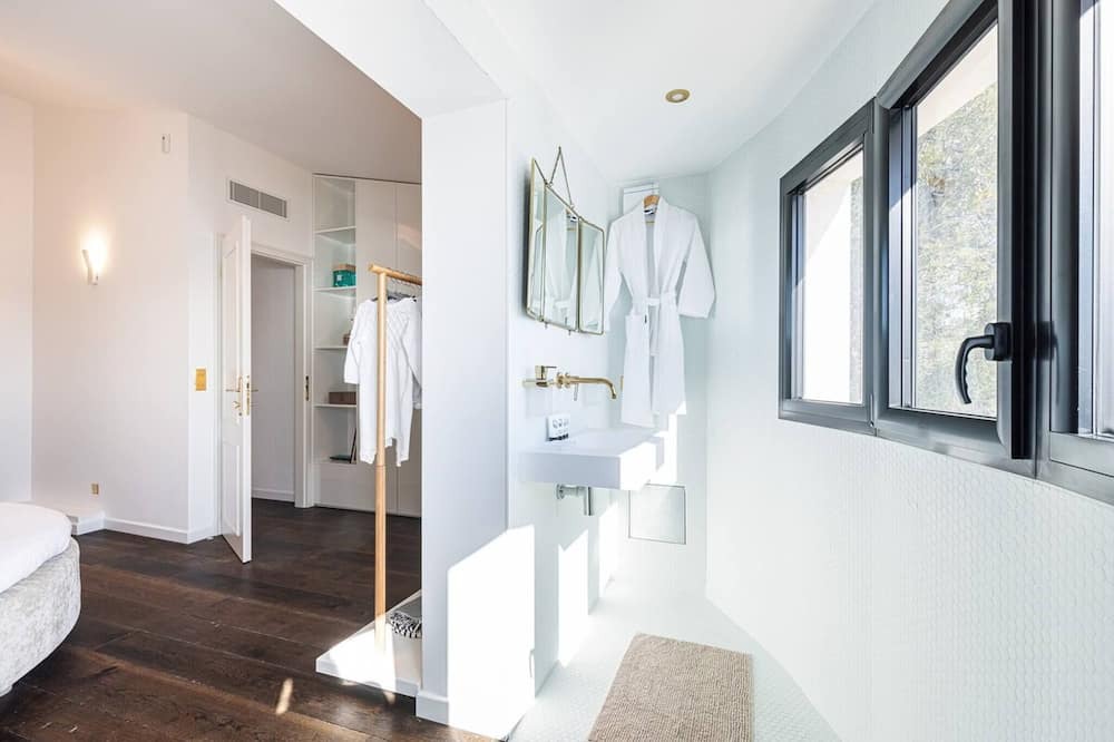 Photo of Bathroom in Antheor