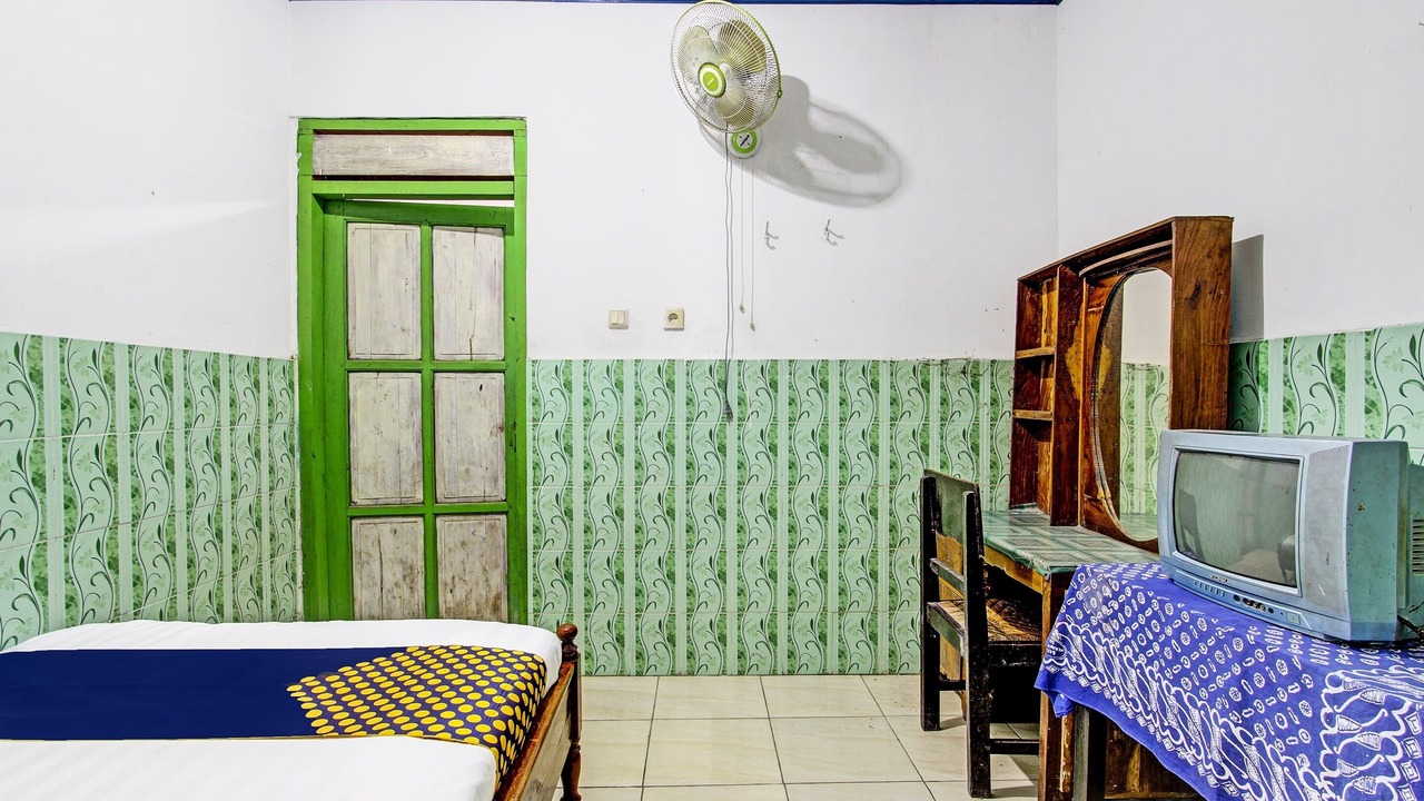 Photo of Bedroom in Hargomulyo