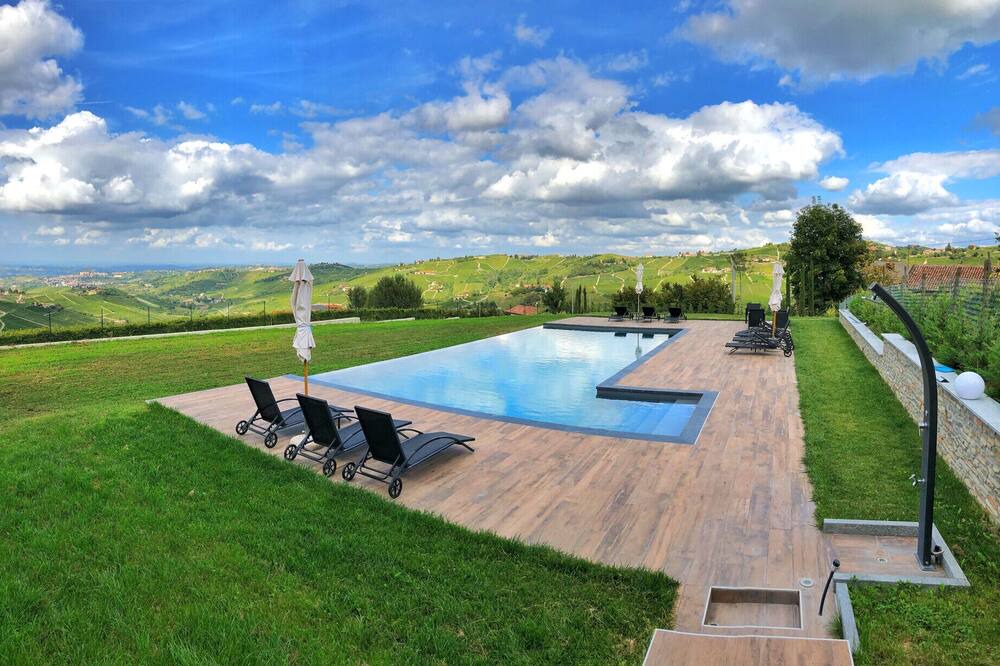 Photo of Outdoor in Mango