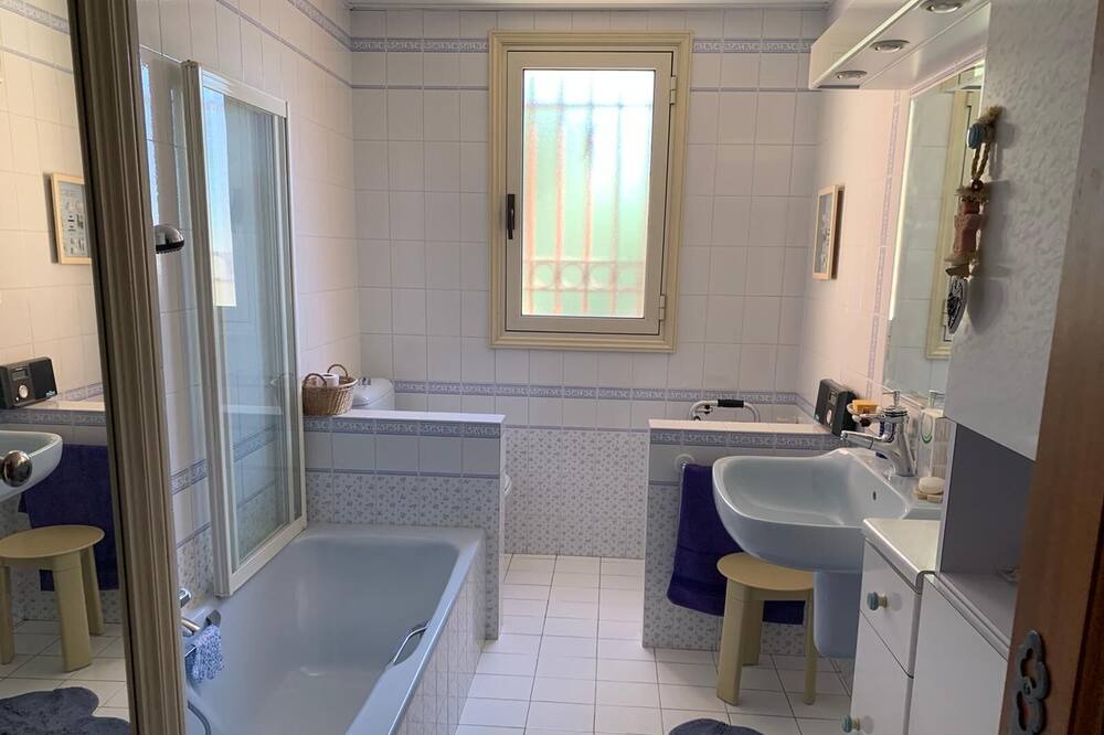 Photo of Bathroom in La Turbie