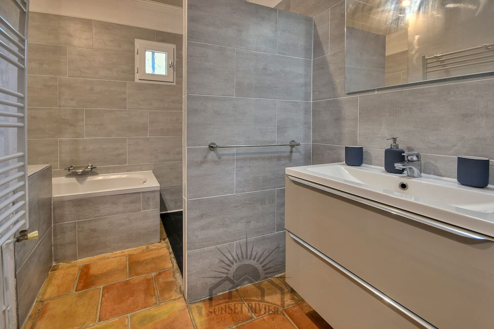 Photo of Bathroom in Grasse