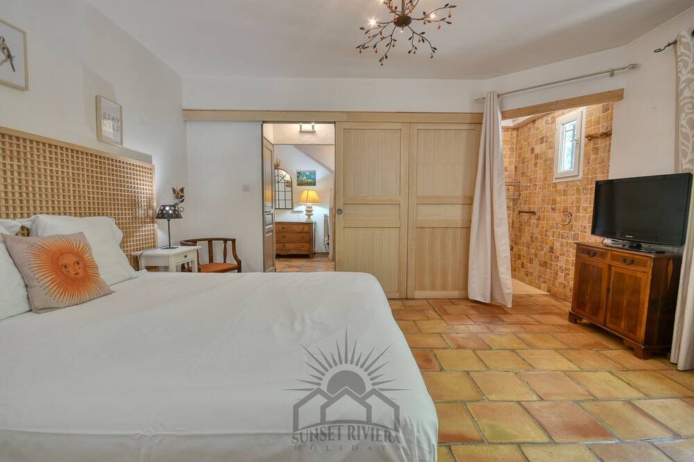 Photo of Bedroom in Grasse