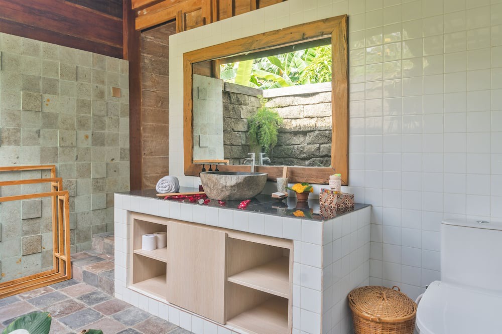 Photo of Bathroom in Nyambu