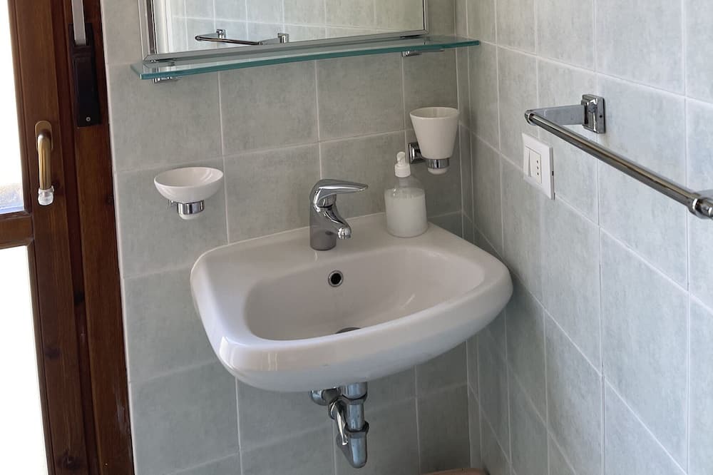Photo of Bathroom in Vada