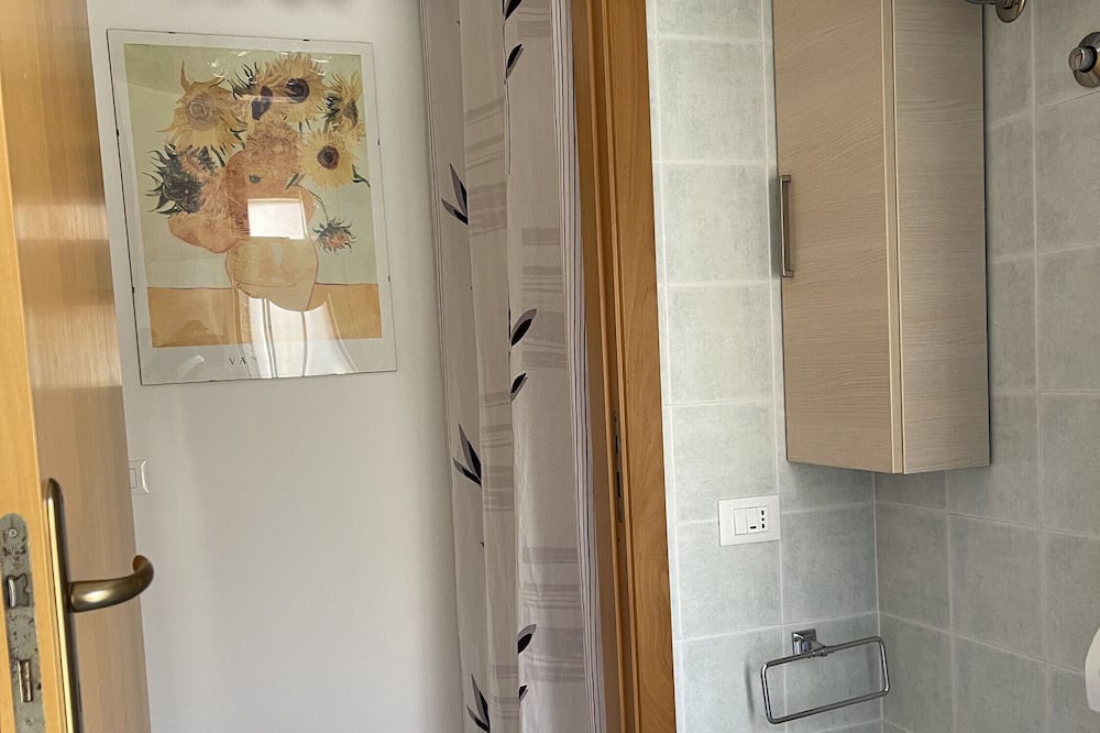 Photo of Bathroom in Vada