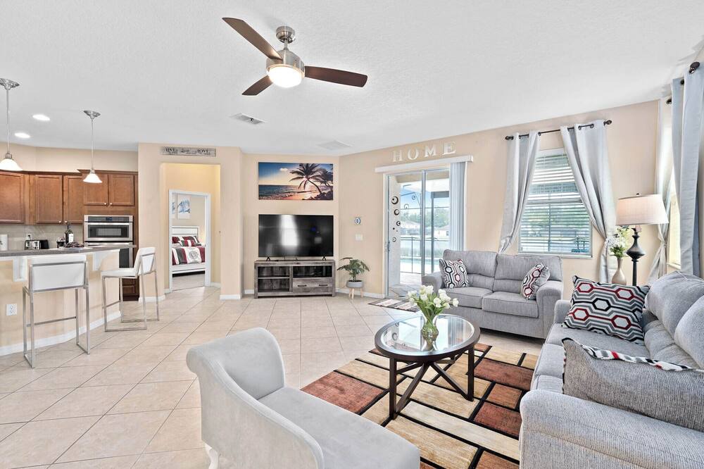 Photo of Livingroom in Crystal Cove